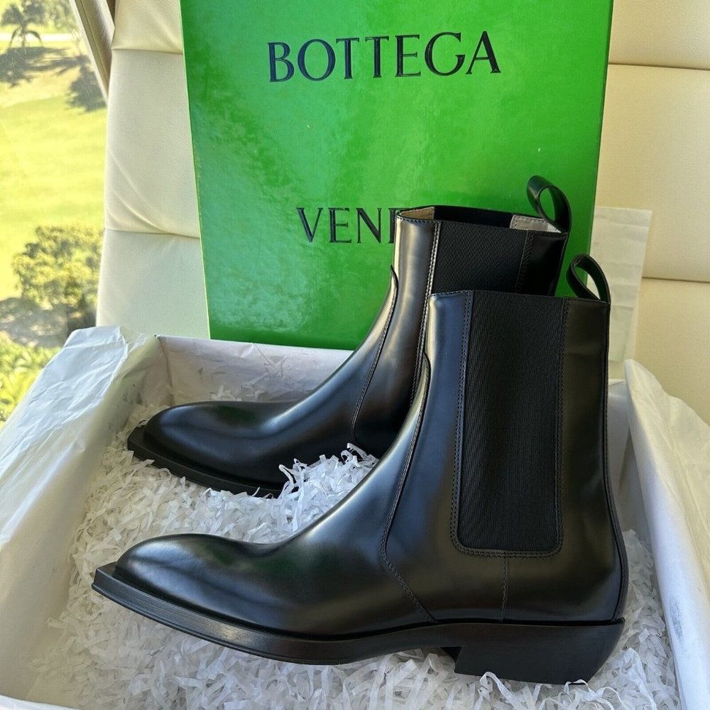 NEW BOTTEGA VENETA Black Chisel Chelsea Boots SZ 42 MSRP $1390 - Picture 5 of 12